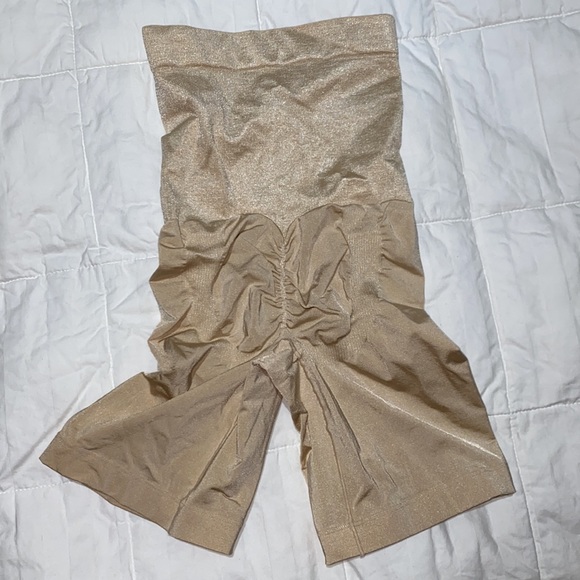 Control It!By Maidenform shapewear. Black & Nude both new never worn. - Picture 8 of 9